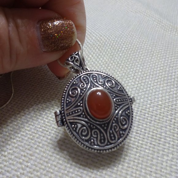 Elegant "CARNELIAN" Filigree Handmade Sterling Locket/Chain #521B - Picture 4 of 4